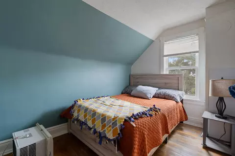 Bedroom - 1016 E 7th St, Duluth, MN 55805 photo 2 of 2