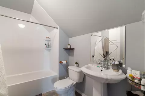 Bath - 1016 E 7th St, Duluth, MN 55805 photo 1 of 1