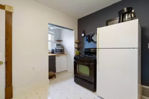 Kitchen - 1016 E 7th St, Duluth, MN 55805 photo 3 of 3