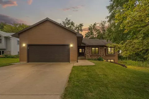 1009 2nd St SE, Faribault, MN 55021