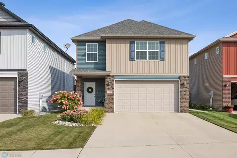 5527 Tuscan Ct S, Fargo, ND 58104