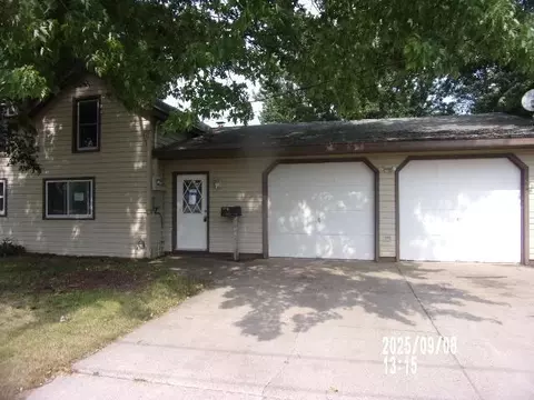 113 4th St SW, Melrose, MN 56352
