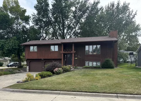 954 Liberty Ln, Fairmont, MN 56031
