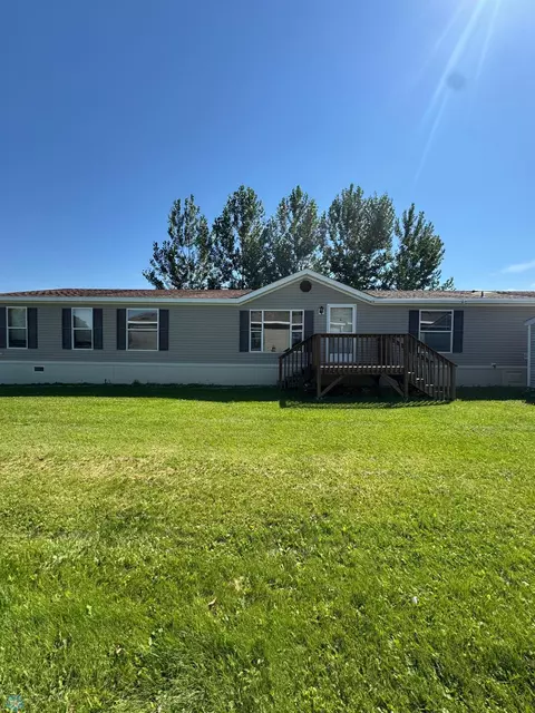 56 Horseshoe Bnd, Horace, ND 58047