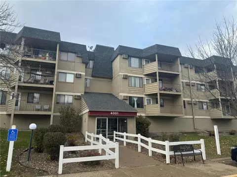 4001 Heritage Hills Dr #205, Bloomington, MN 55437