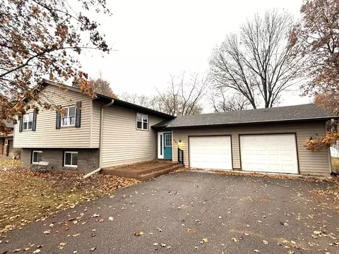 2870 Wayland Ct, Eau Claire, WI 54703