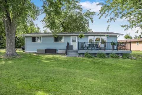 804 N Shore Dr, Waverly, MN 55390