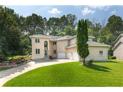 3681 Robin Ln, Eagan, MN 55122