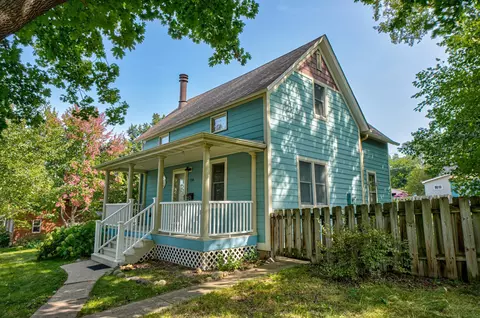 738 9th St, Hudson, WI 54016