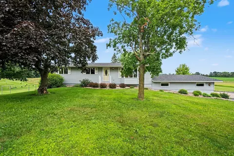 158 County Rd E, Houlton, WI 54082