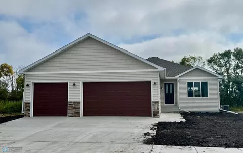 7126 65 St S, Horace, ND 58047
