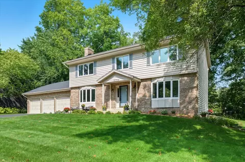 18752 Kristie Ln, Eden Prairie, MN 55346