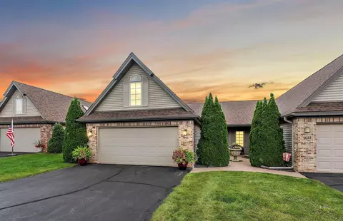 1901 Stone Crk, Hudson, WI 54016