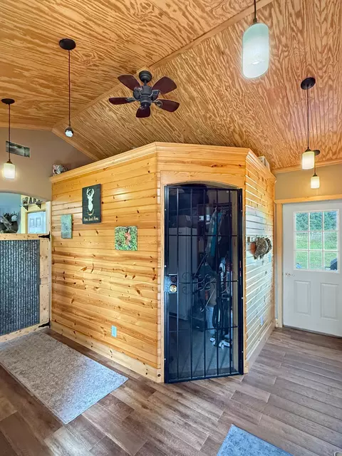 Entry Way - 28682 480th St, Laporte, MN 56461 photo 1 of 2