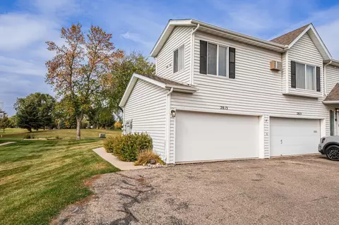 2813 32nd St S, Moorhead, MN 56560