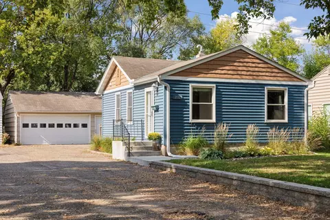 2932 Blackstone Ave, Saint Louis Park, MN 55416