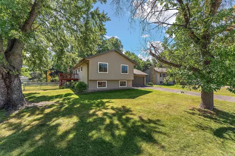 822 98th Ln NE, Blaine, MN 55434