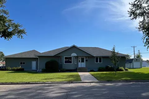 107 8th St S, Sauk Centre, MN 56378
