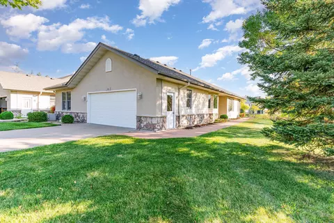 305 Fiddler Ct SE, New Prague, MN 56071
