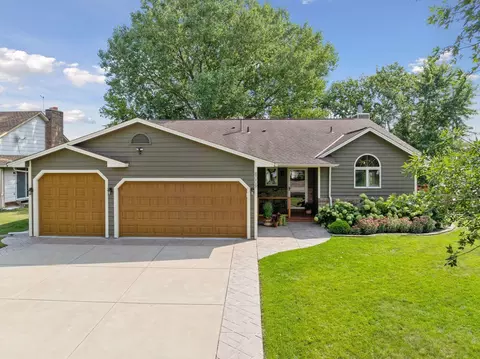 8009 Garfield St NE, Spring Lake Park, MN 55432