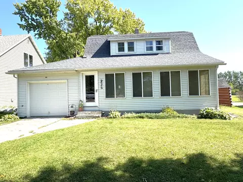 225 Riverside Ave NE, Mcintosh, MN 56556