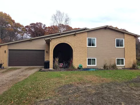 18019 Ussuri St NE, Columbus, MN 55025