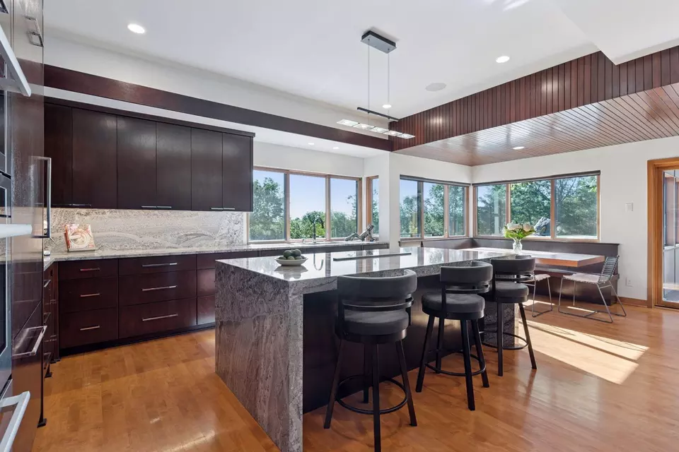 Kitchen - 10181 Wild Duck Pass, Eden Prairie, MN 55347 photo 2 of 3