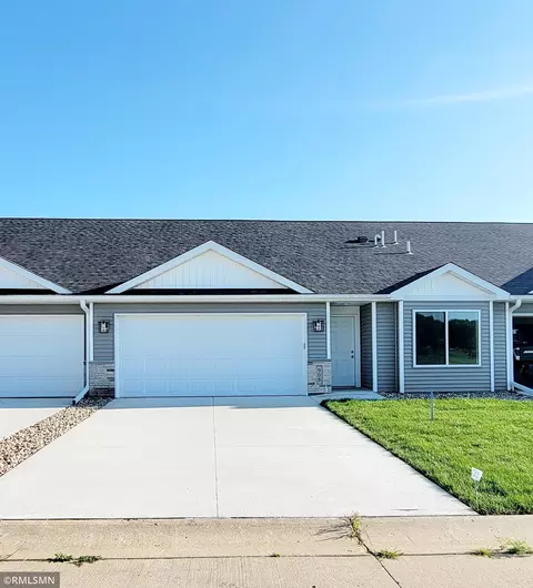 914 Katelyn Cir NE, Montgomery, MN 56069