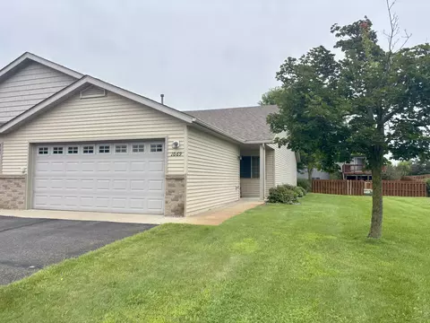 1069 Manor Ct, Saint Cloud, MN 56303