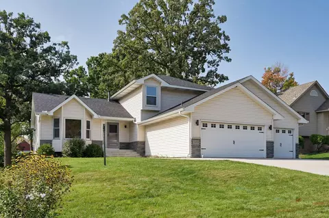 2193 Jennifer Ct, North Saint Paul, MN 55109