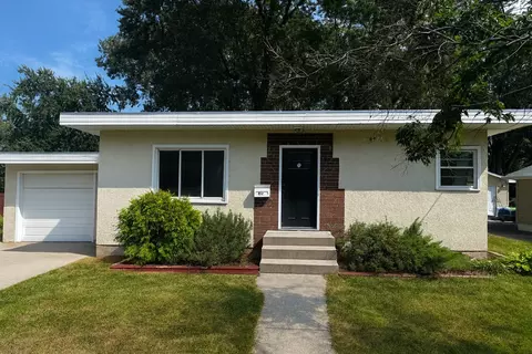 833 7th Ave NW, New Brighton, MN 55112