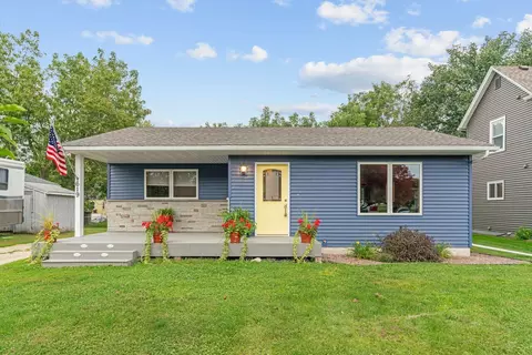 619 1st Ave SW, Pine Island, MN 55963