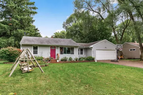 5910 Saint Albans St N, Shoreview, MN 55126