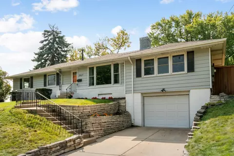 2827 Hampshire Ave N, Crystal, MN 55427