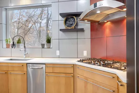 Kitchen - 925 Cliff Rd, Eagan, MN 55123 photo 4 of 7