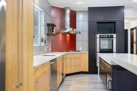 Kitchen - 925 Cliff Rd, Eagan, MN 55123 photo 5 of 7