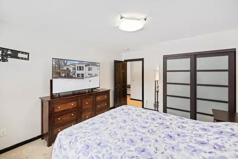Bedroom - 925 Cliff Rd, Eagan, MN 55123 photo 7 of 8