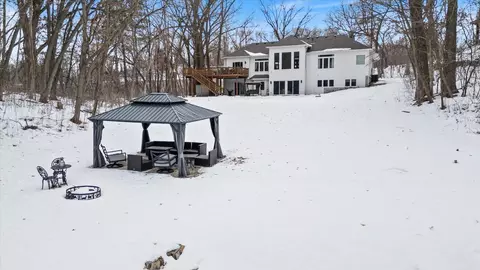 Exterior - 925 Cliff Rd, Eagan, MN 55123 photo 5 of 12