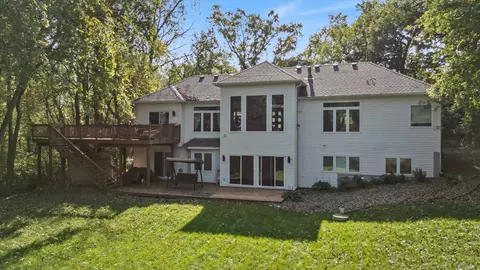 Exterior - 925 Cliff Rd, Eagan, MN 55123 photo 9 of 12
