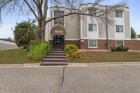 10630 Rockford Rd #205, Plymouth, MN 55442
