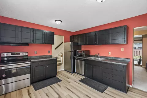 2365 Dorland Ln E, Maplewood, MN 55119