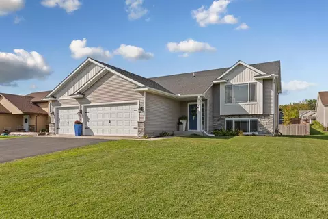 210 Dogwood St NE, Lonsdale, MN 55046
