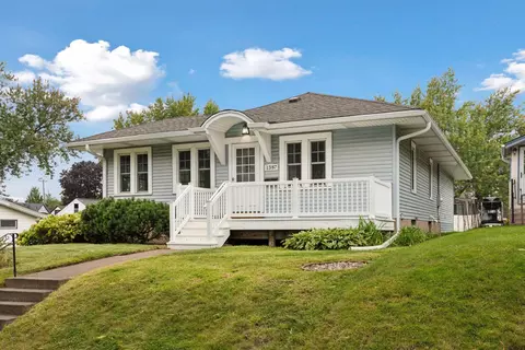 1387 Asbury St, Saint Paul, MN 55108