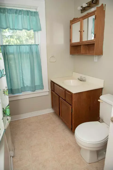Bath - 528 N Broadway St, Spring Valley, MN 55975 photo 3 of 3