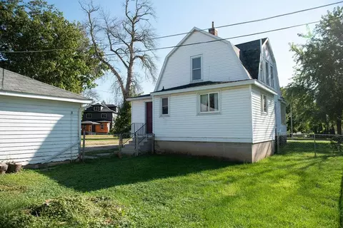 Exterior - 528 N Broadway St, Spring Valley, MN 55975 photo 4 of 5