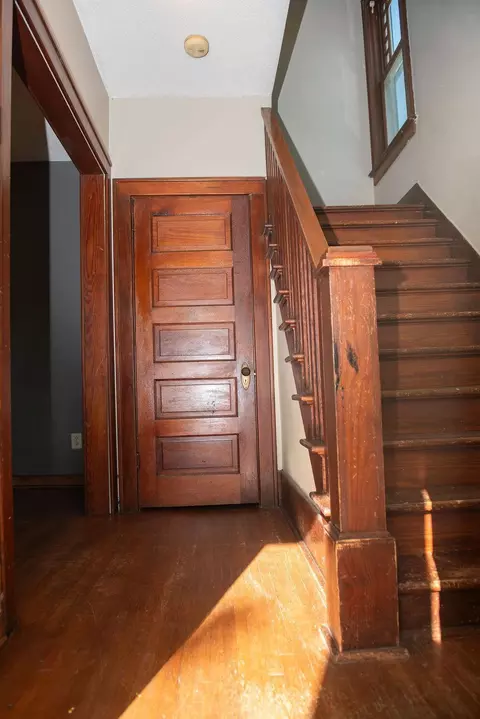 Entry Way - 528 N Broadway St, Spring Valley, MN 55975 photo 2 of 4
