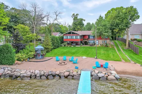6631 N Shore Trl N, Forest Lake, MN 55025