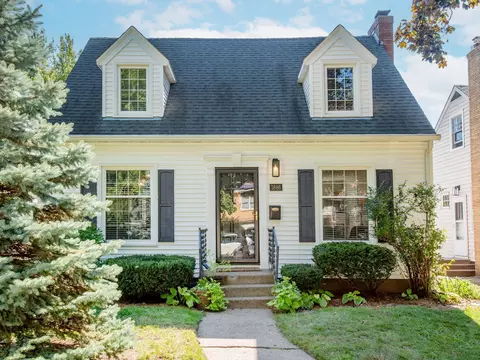 1886 Rome Ave, Saint Paul, MN 55116