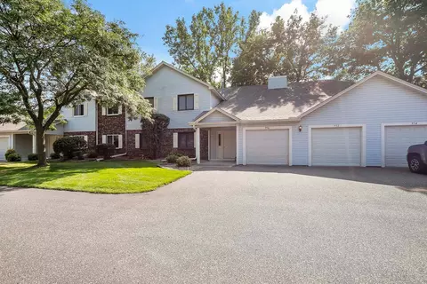 950 Heritage Ct E #608, Vadnais Heights, MN 55127