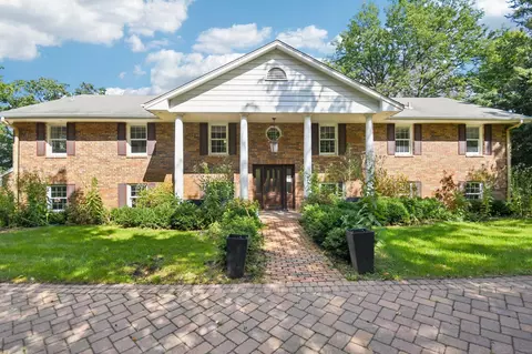 25 S Deep Lake Rd, North Oaks, MN 55127